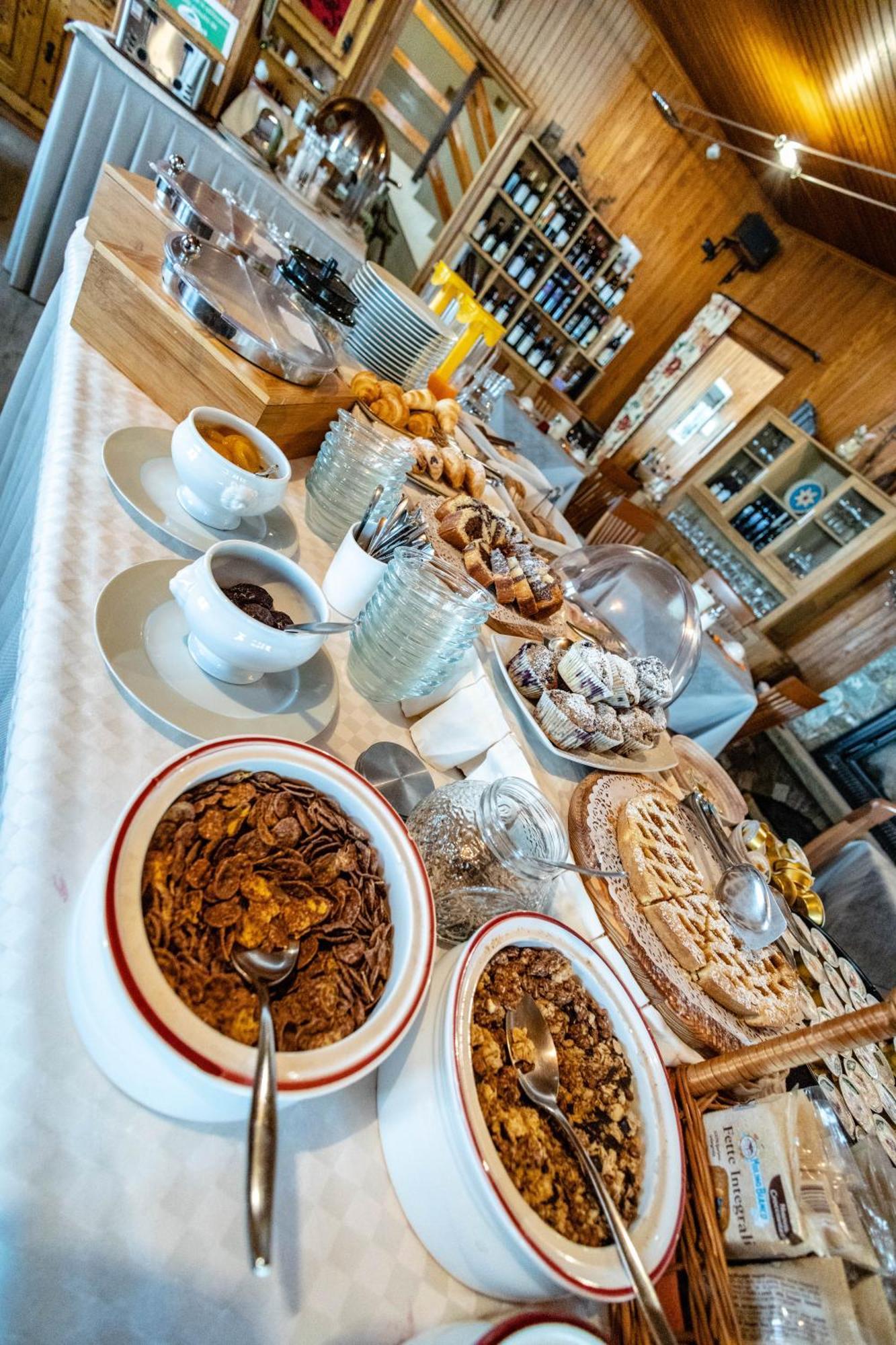 Hotel Le Campagnol Champoluc Buitenkant foto