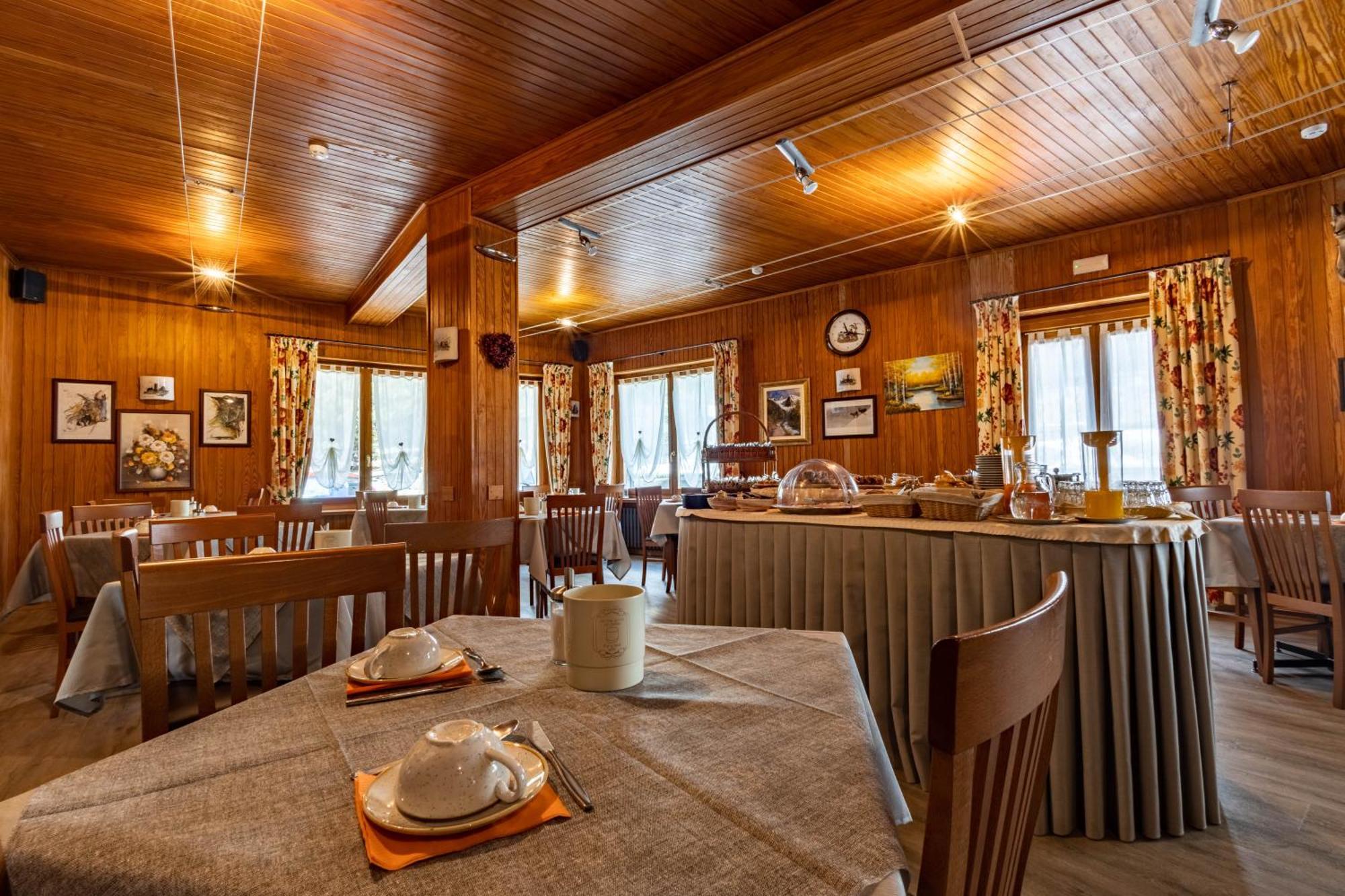 Hotel Le Campagnol Champoluc Buitenkant foto